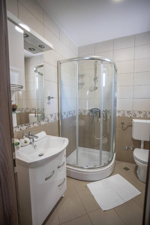 Koupelna v ubytování Apartments Gvozdenovic