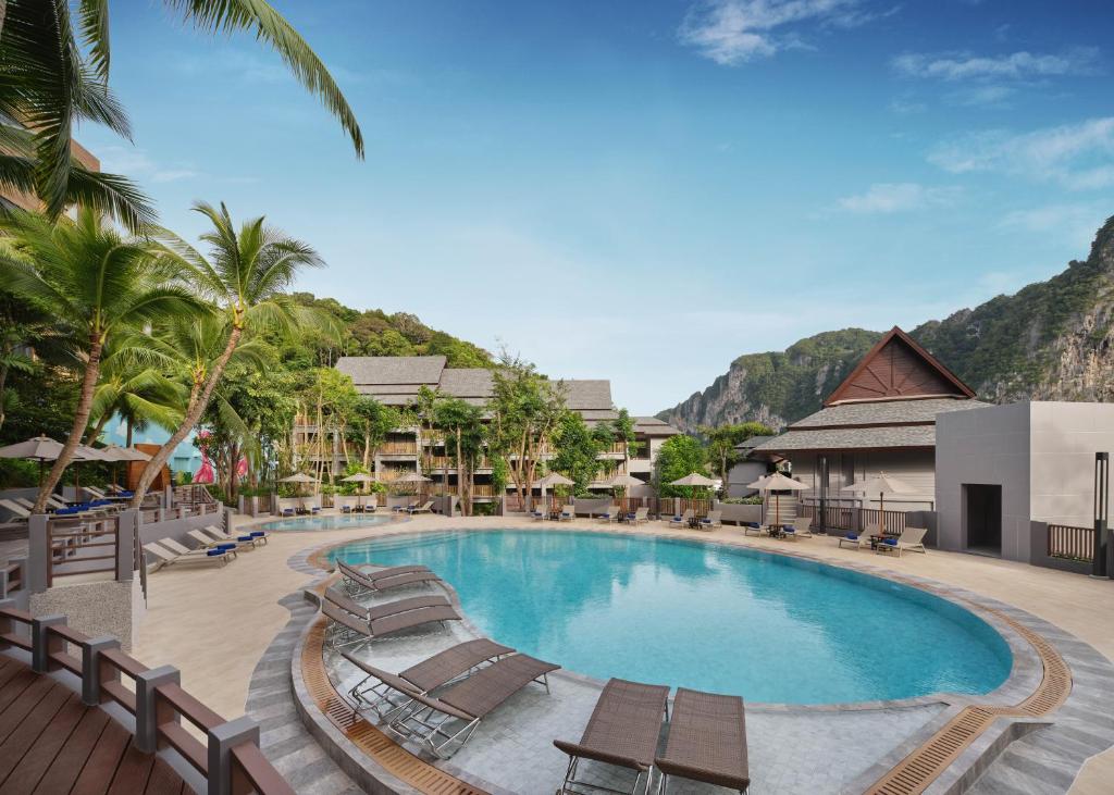 Бассейн в Holiday Inn Resort Krabi Ao Nang Beach, an IHG Hotel или поблизости
