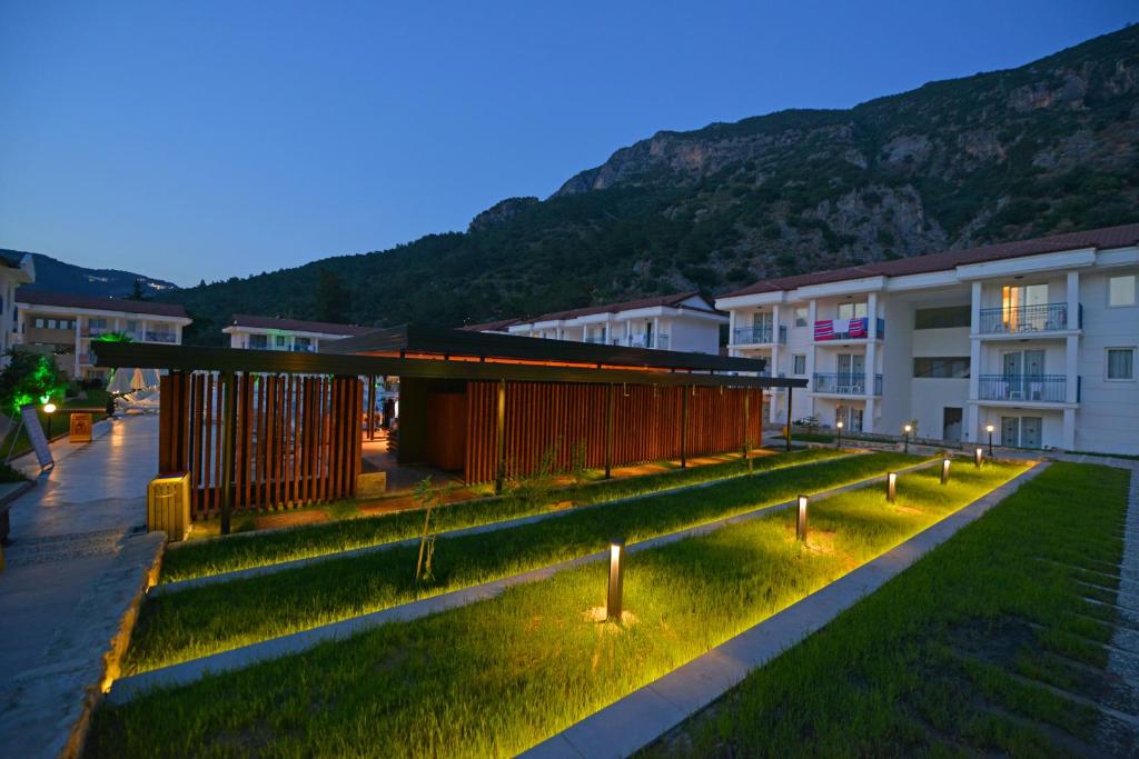 Nespecifikovaný výhled na hory nebo výhled na hory při pohledu z hotelu