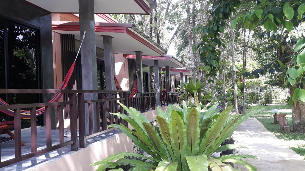 Fill - Feel @ Long Beach Resort - 8