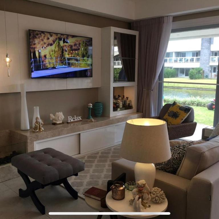  Rossi Atlantida Beach House