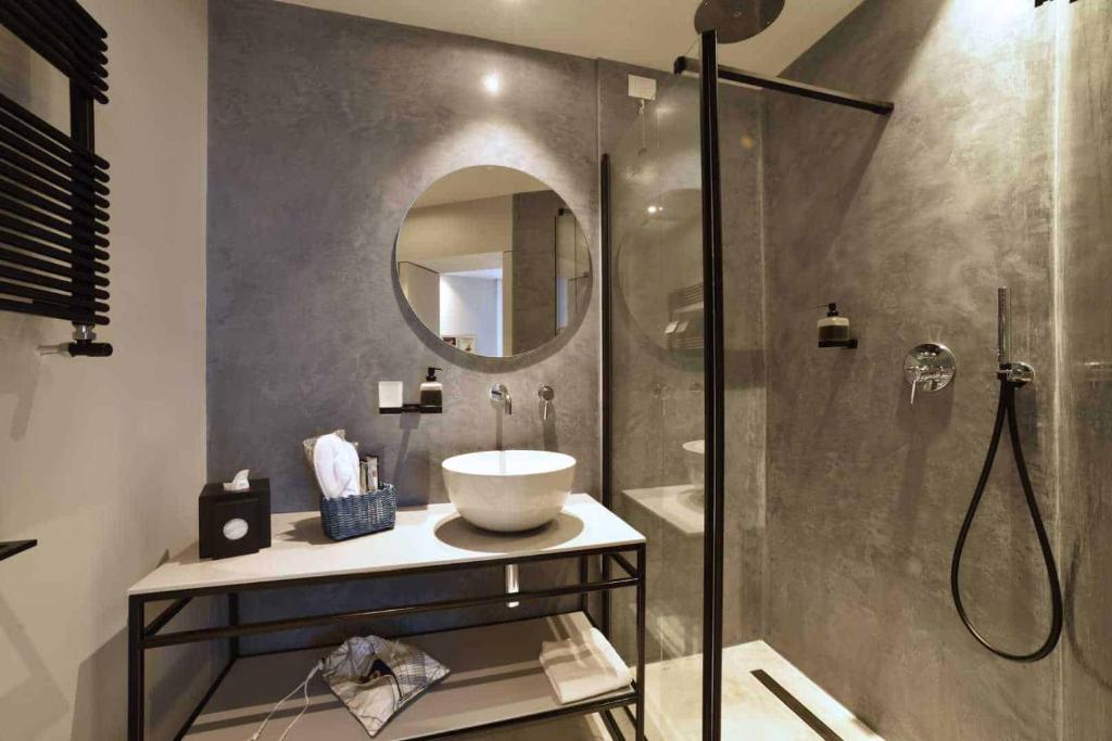 Boutique Hotel de la Villeにあるバスルーム