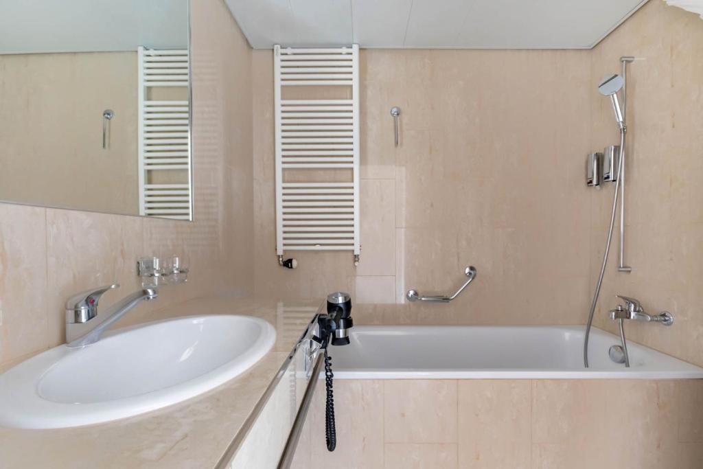 Hotel Cornavin - Resim 13