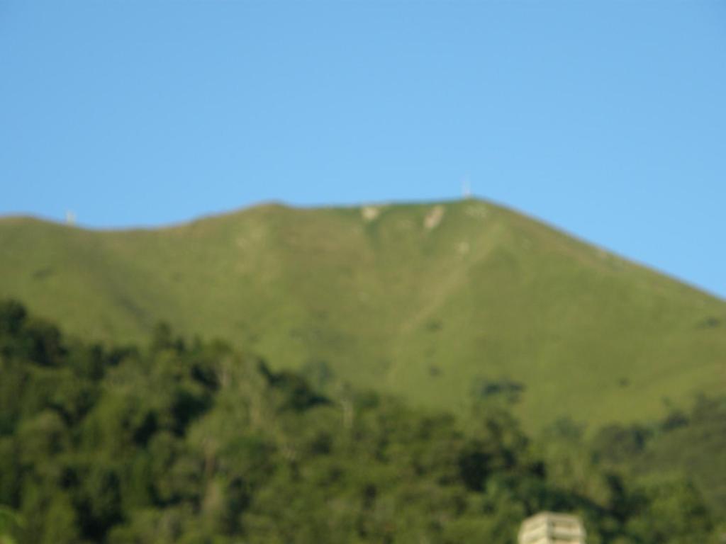 Nespecifikovaný výhled na hory nebo výhled na hory při pohledu z hotelu