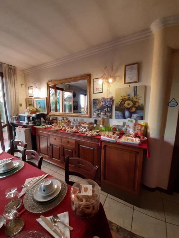 Jedlo v ubytovaní bed & breakfast alebo blízkom okolí