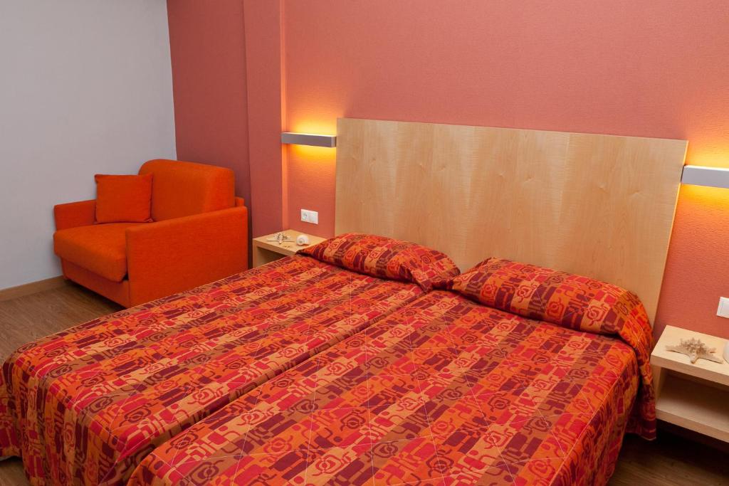 Kronos Hotel - Triple Room