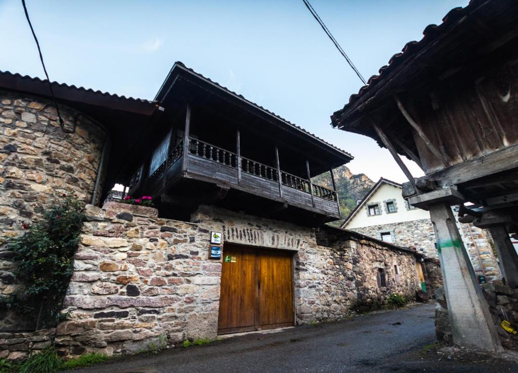The building in which a vendégházakat is located