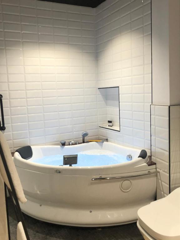 Hotel Boutique Puerta de las Granadas - Jacuzzi privado en Granada