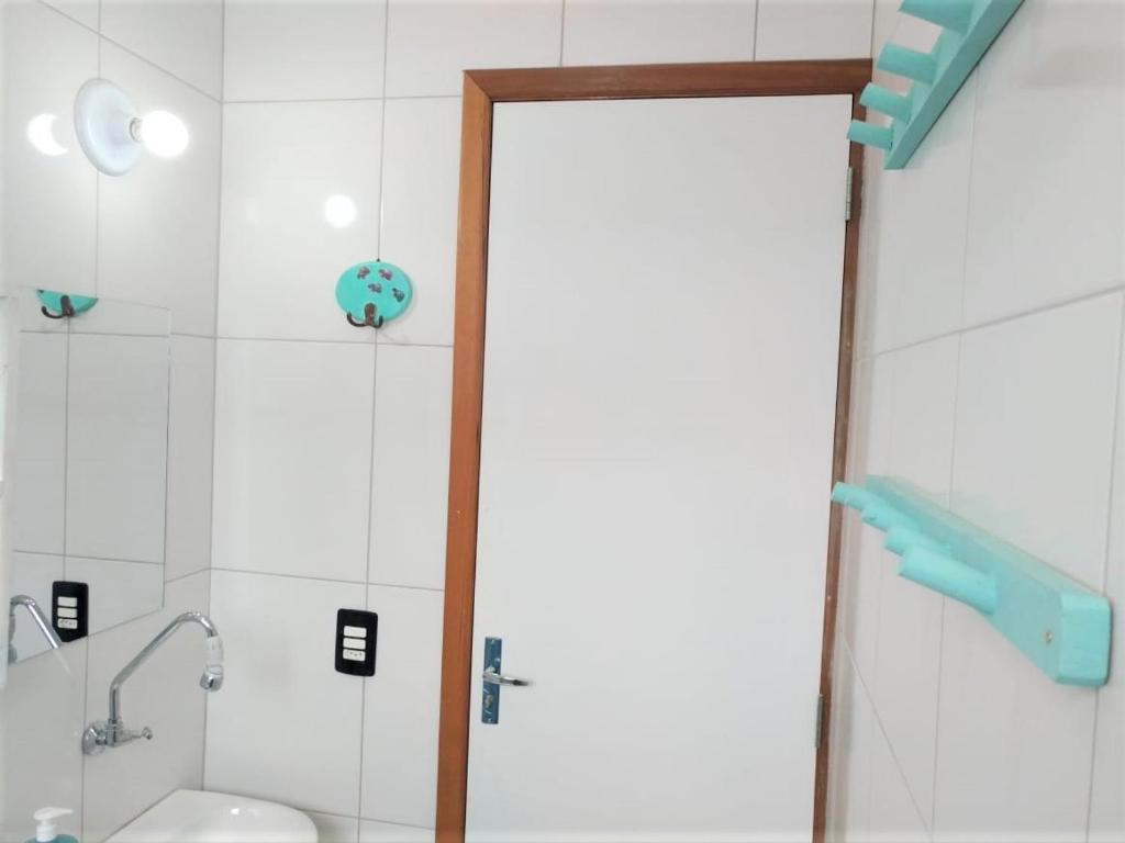  APARTAMENTO COM PISCINA E CHURRASQUEIRA EM UBATUBA