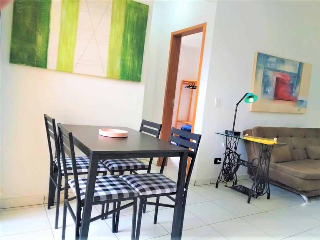  APARTAMENTO COM PISCINA E CHURRASQUEIRA EM UBATUBA