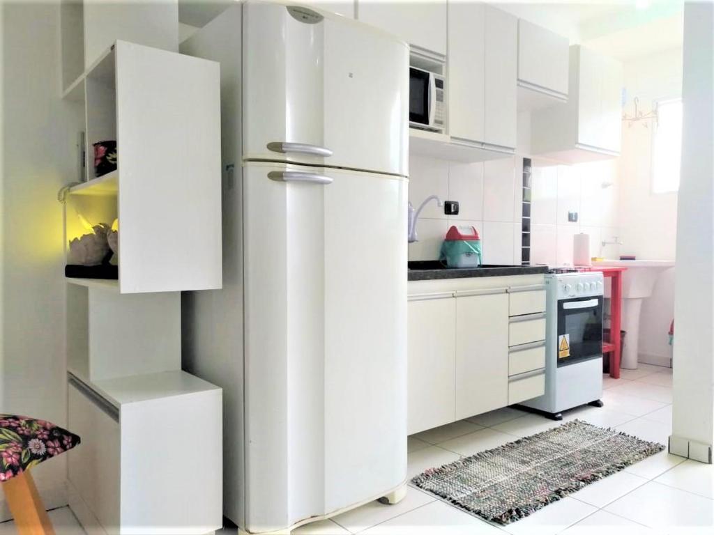  APARTAMENTO COM PISCINA E CHURRASQUEIRA EM UBATUBA