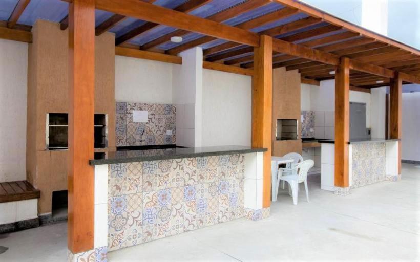  APARTAMENTO COM PISCINA E CHURRASQUEIRA EM UBATUBA