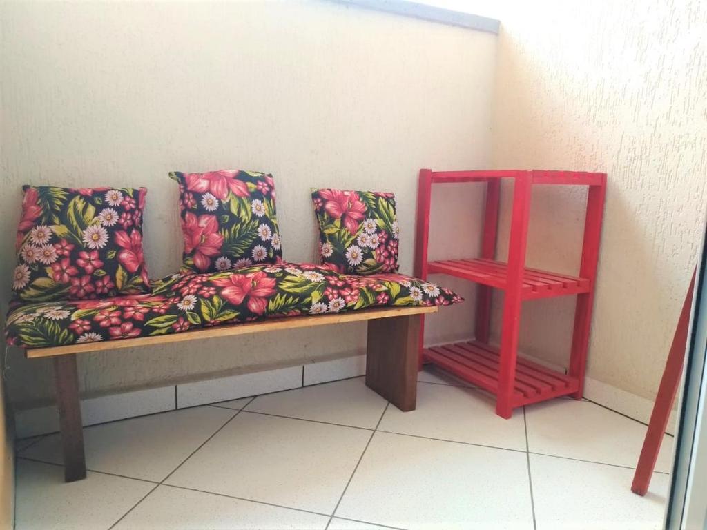  APARTAMENTO COM PISCINA E CHURRASQUEIRA EM UBATUBA