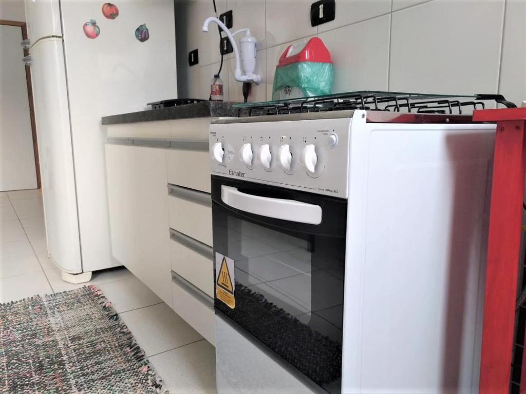  APARTAMENTO COM PISCINA E CHURRASQUEIRA EM UBATUBA