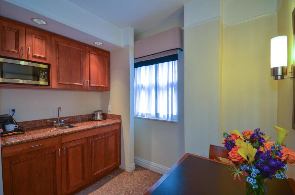 San Carlos Hotel New York photo