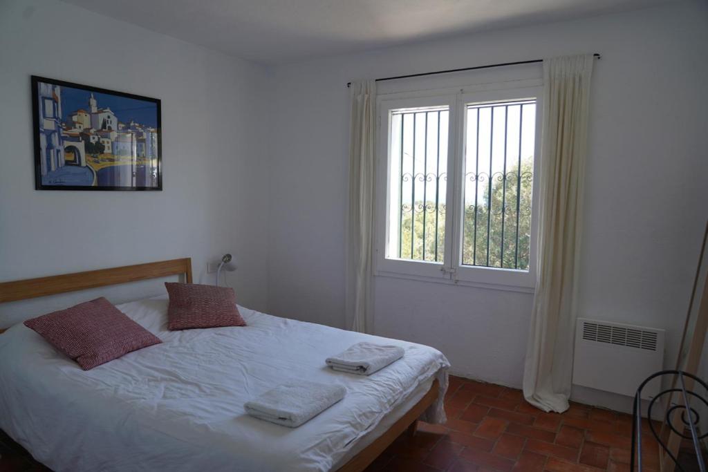 Fotografie z fotogalerie ubytování Maison de pêcheur superbe vue mer, grand jardin v destinaci Cadaqués