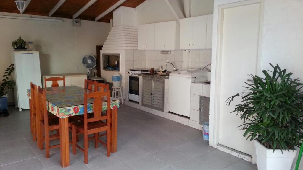  Bela casa - Frente para praia da Lagoa da Conceição - Local e vista privilegiada