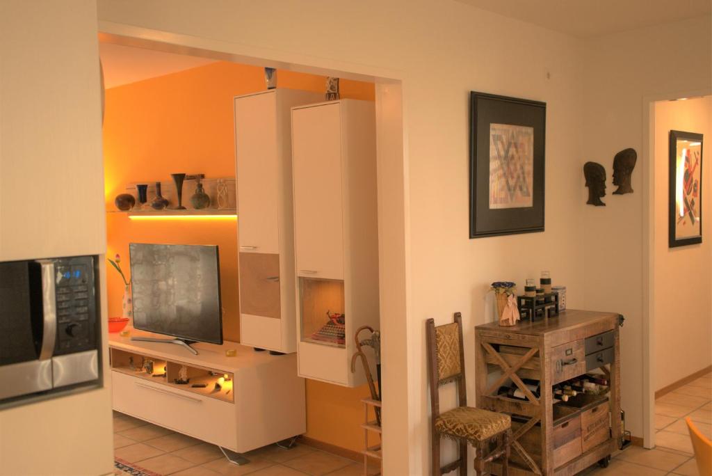 Kuchyň nebo kuchyňský kout v ubytování Modern, Cozy Large Apartment with Terrace in Basel- Allschwil