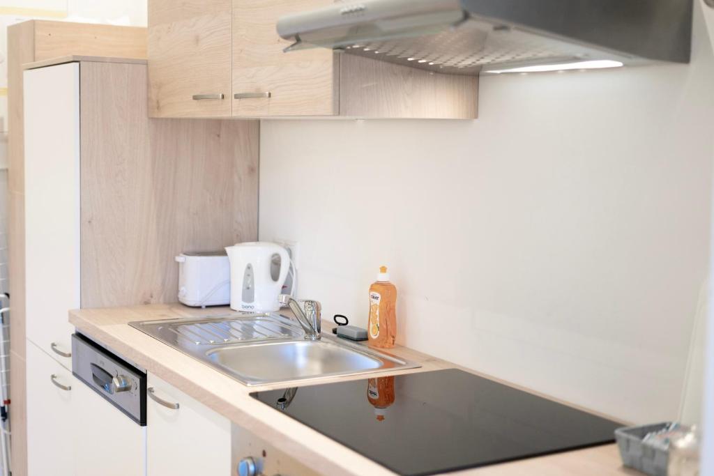 Vienna City Apartments - Metro 1160 Vienna - One-Bedroom Apartment