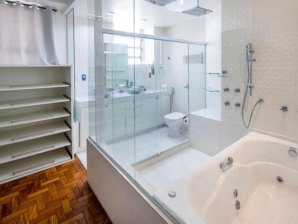  Enorme 3 quartos com jacuzzi e vista mar para 8 pessoas em Copacabana!