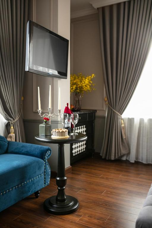 Suite Imperial Nhìn Ra Thành Phố