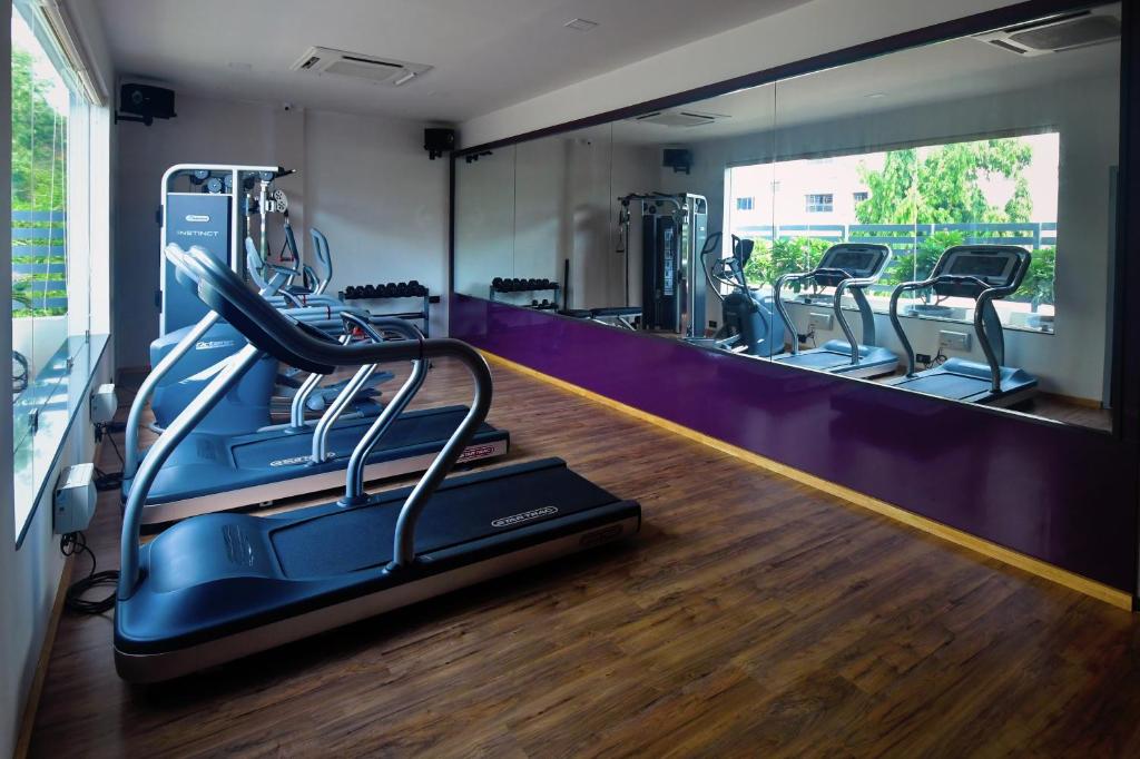 Fitness centrum a/nebo fitness zařízení v ubytování Hotel Ranjith