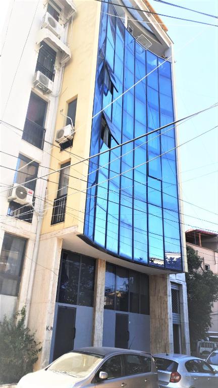 Central Luxury Apartment - Image 6