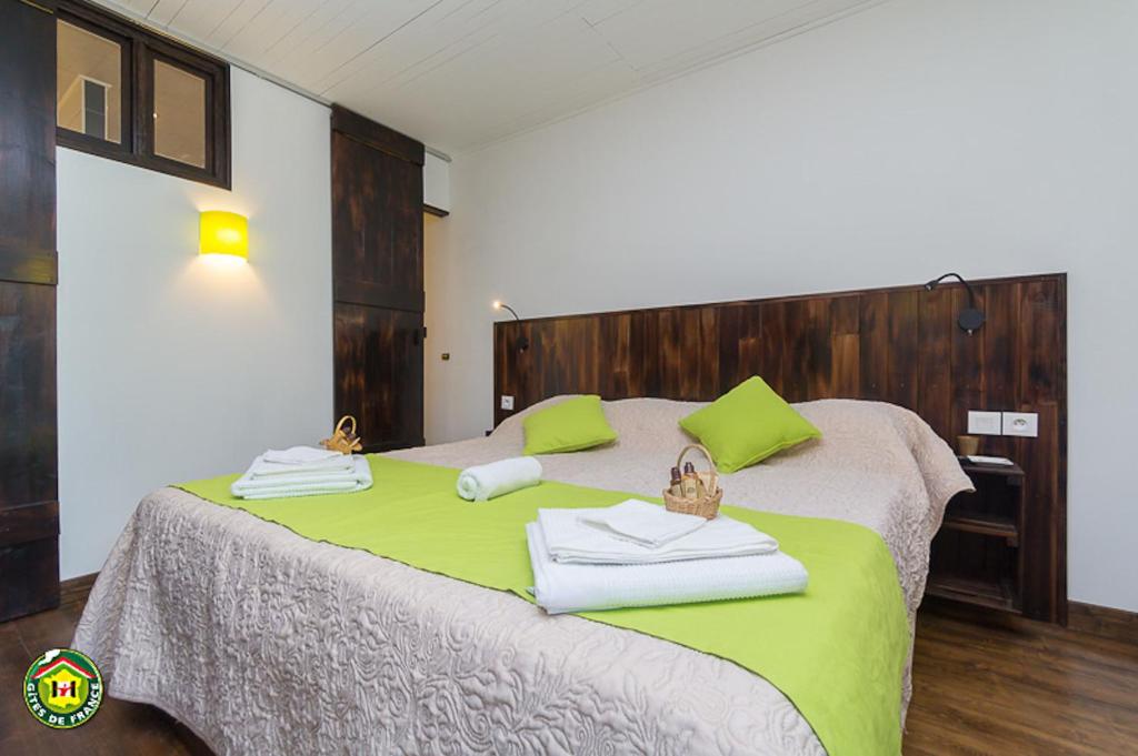 Au dessus de Parady - Quadruple Room With Shower