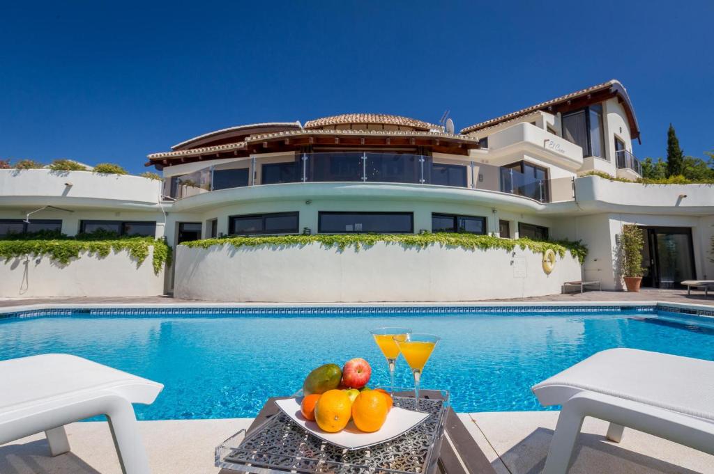 VILLA 10 bedrooms NEW GOLDEN MILE, MARBELLA, Estepona ...