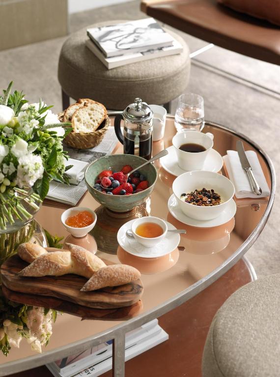 The Athenaeum Hotel & Residences - Resim 25