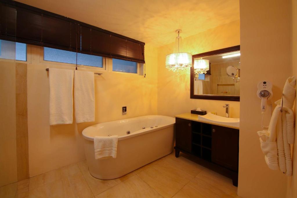 Best Western Plus Accra Beach Hotel photo
