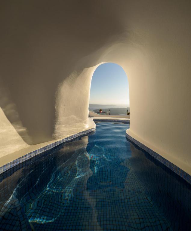 Bazén v ubytování Pegasus Suites & Spa nebo v jeho okolí