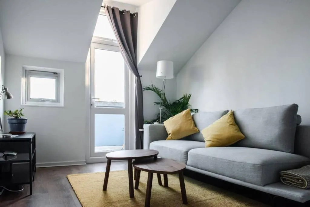 Modern 1 Bedroom Flat With Balcony Off Brixton Road, Londra, Marea Britanie
