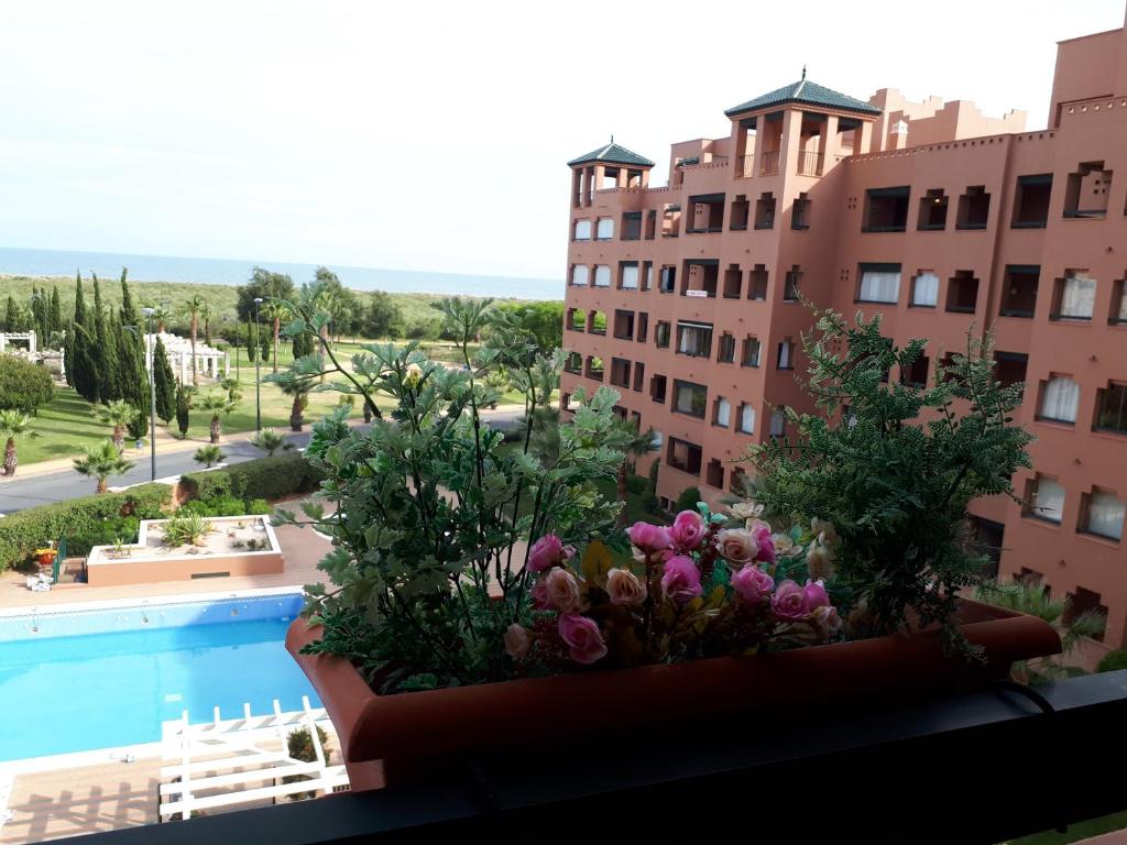 Bazén v ubytování Apartamento Playa Verde nebo v jeho okolí
