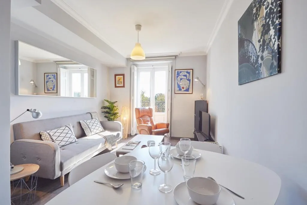 LEEWAYS APARTMENT VII in ALCALÁ 99, Madrid, Spania