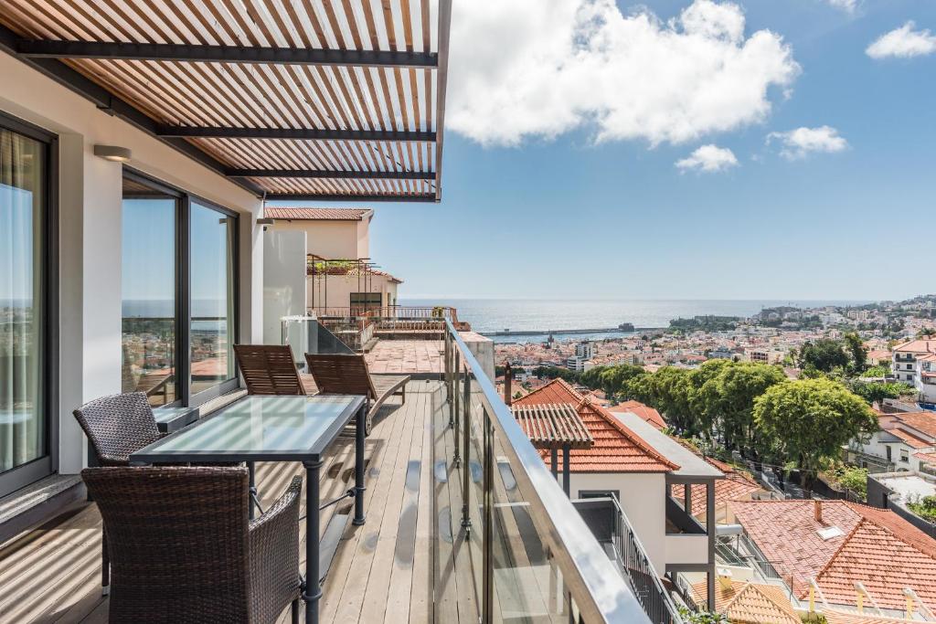 Number 15 Ocean & City View Villas - 13