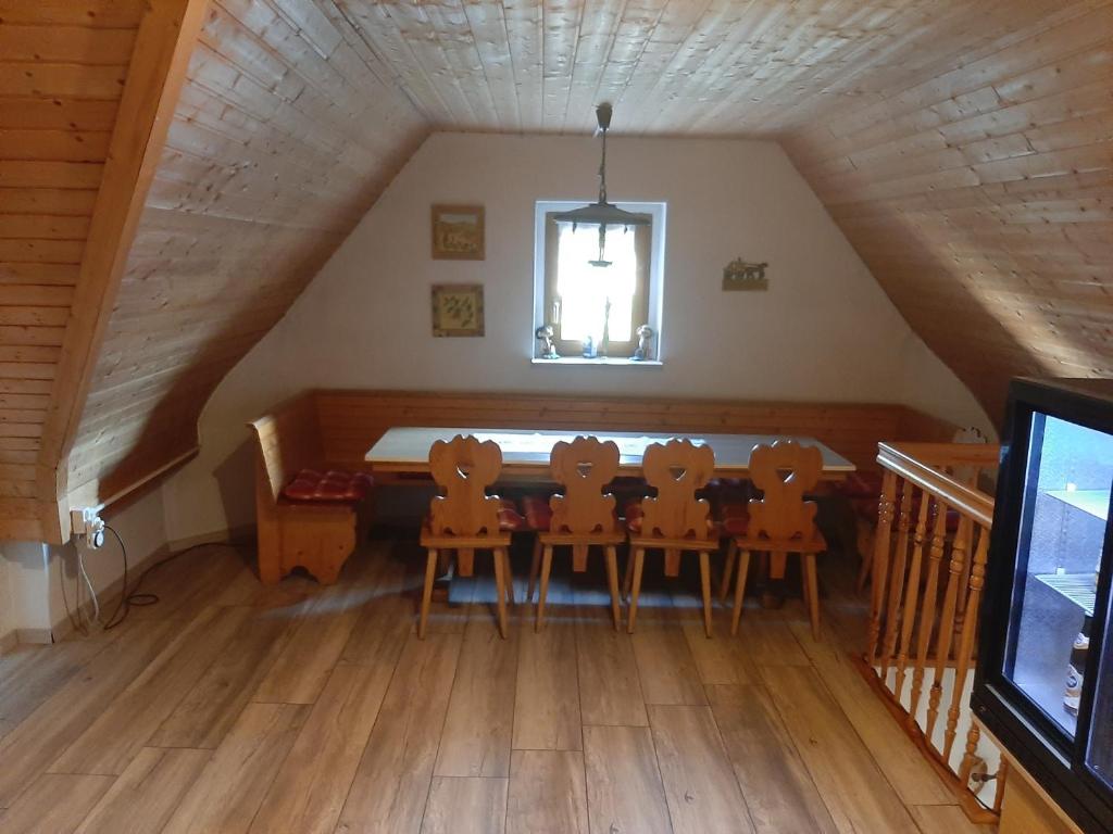 Posezení v ubytování Gasthof zum Döhlerwald