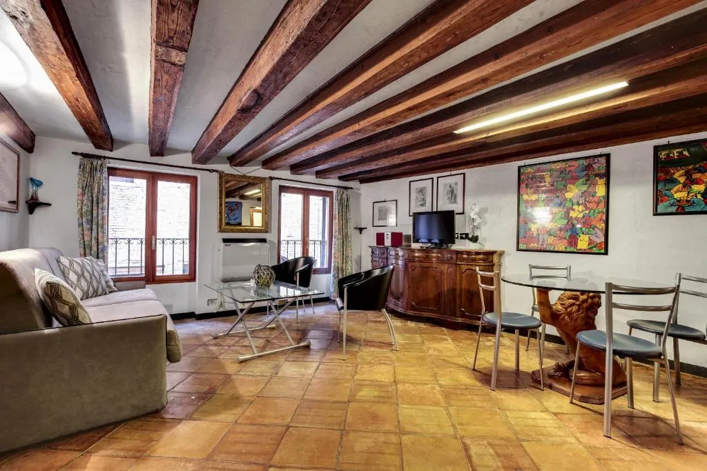 Canal view suite in Rialto, Venice, Italy