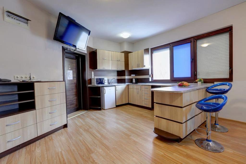 1-st Line Izvora Sea View Apartments on Golden Sands - Studio Avec Vue Sur Le Jardin