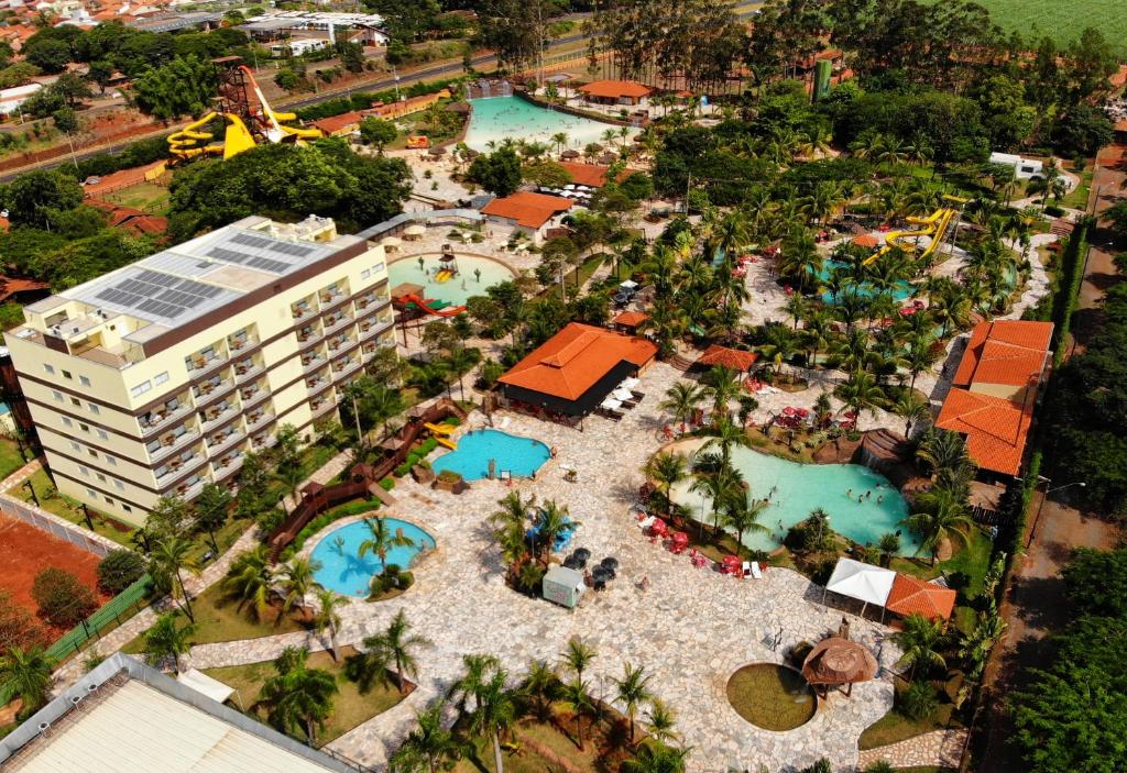 an aerial view of a resort with two pools at Barretos Country Thermas Resort in Barretos