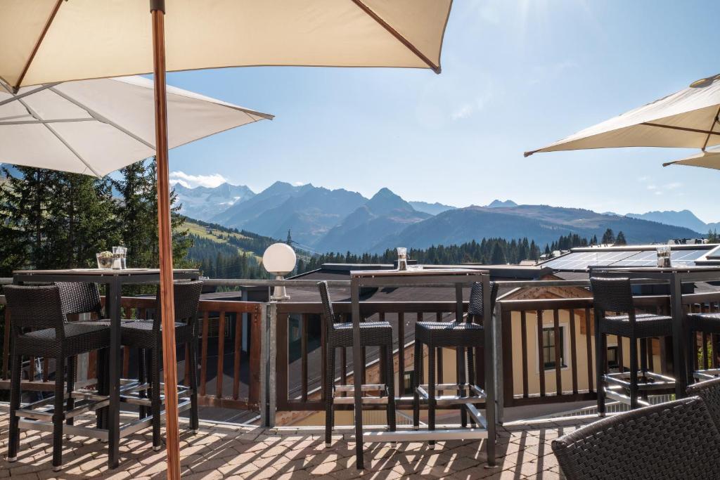 Nespecifikovaný výhled na hory nebo výhled na hory při pohledu z hotelu