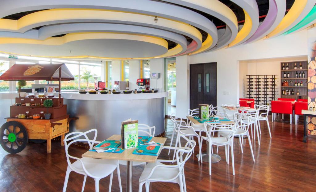 Restaurace v ubytování Pop Art Hotel Tocancipá y Centro de Convenciones