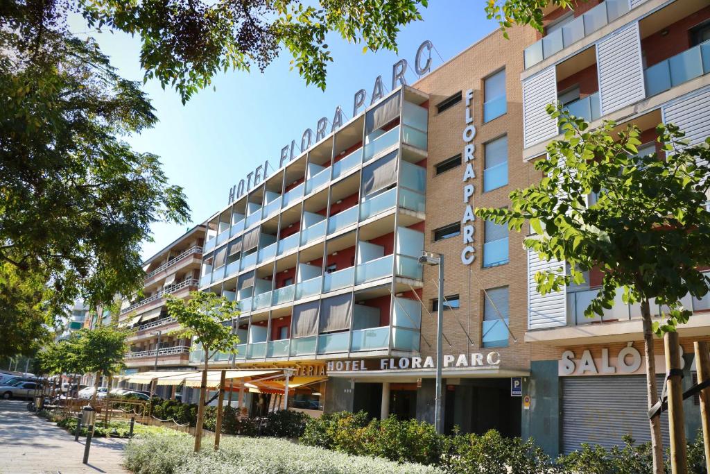 uma representação do hotel hanoi plaza em Hotel Flora Parc em Castelldefels