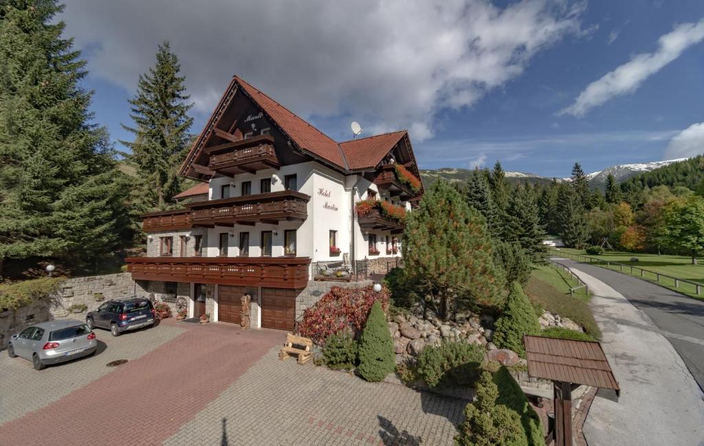 Budova, kde se hotel nachází