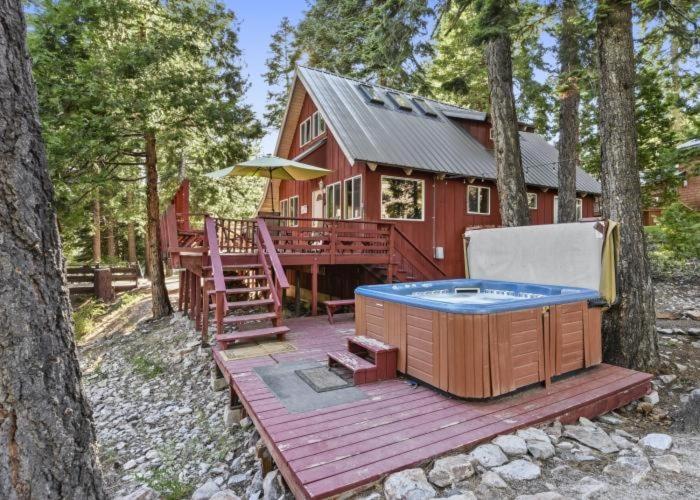 Vacation Home Pfeiffer Dog Friendly Cabin, Tahoe Marina Estates, CA