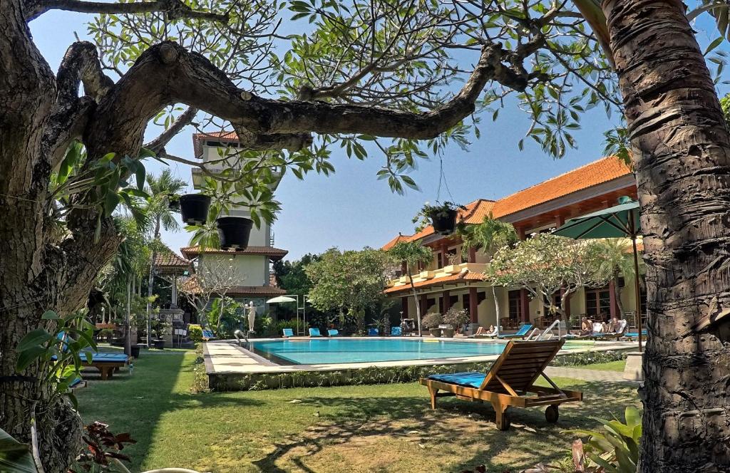 Bazén v ubytování Masainn Hotel Kuta nebo v jeho okolí