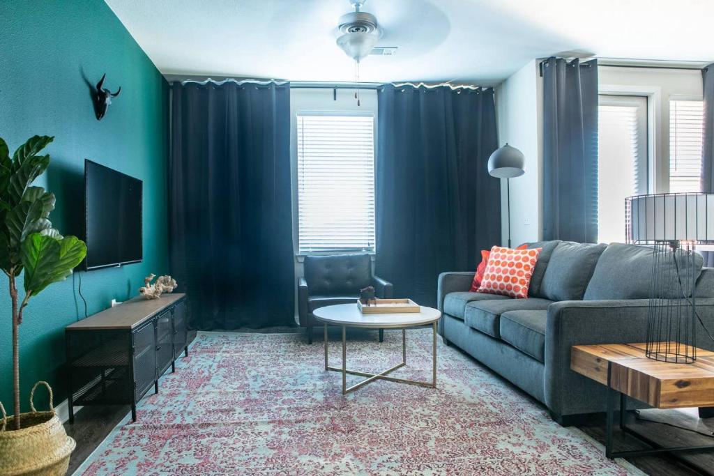 Luxe 1BR South Congress Apt #2435 by WanderJaunt