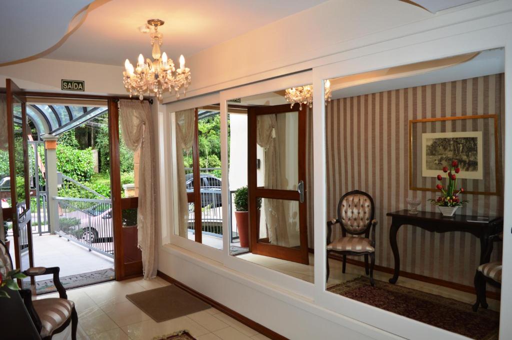 Rosa Apartamento Araucárias 203  Rosa Apartamento Araucárias 203