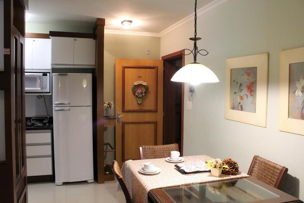 Rosa Apartamento Araucárias 203  Rosa Apartamento Araucárias 203