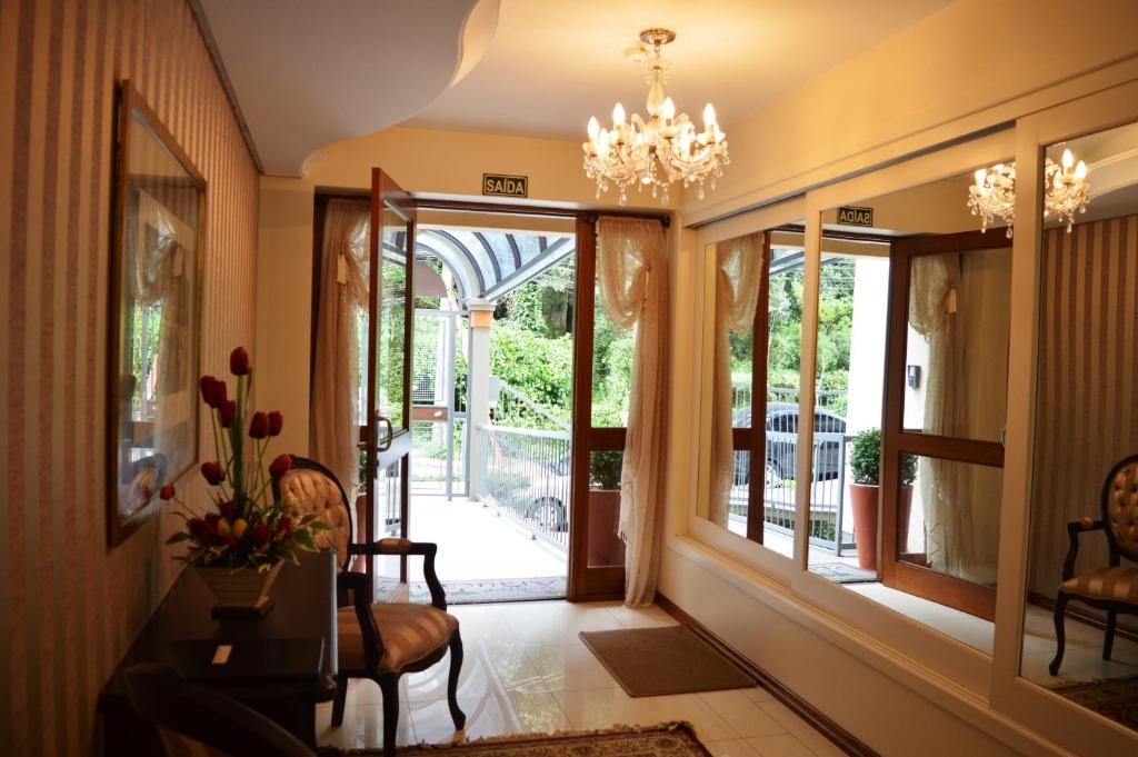 Rosa Apartamento Araucárias 203  Rosa Apartamento Araucárias 203